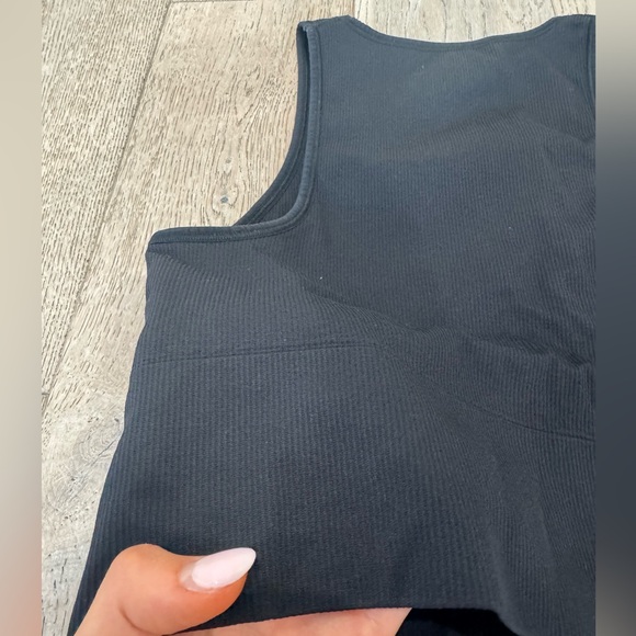 Athleta Black V-Neck Tank Top - Picture 4 of 4